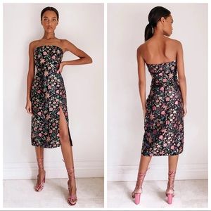 NWOT Lulu’s Make a Move Black Satin Floral Jacquard Strapless Midi Dress Medium